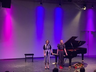 Beth en Flo op het podium